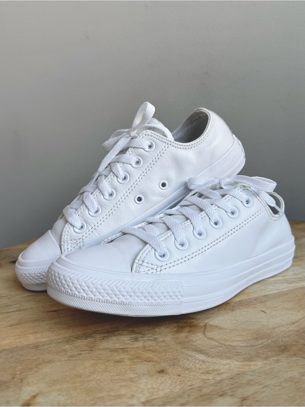 Converse Chuck Taylor All Star Oxford White Leather Monochrome Women’s Sz 6.5 - Picture 2 of 10